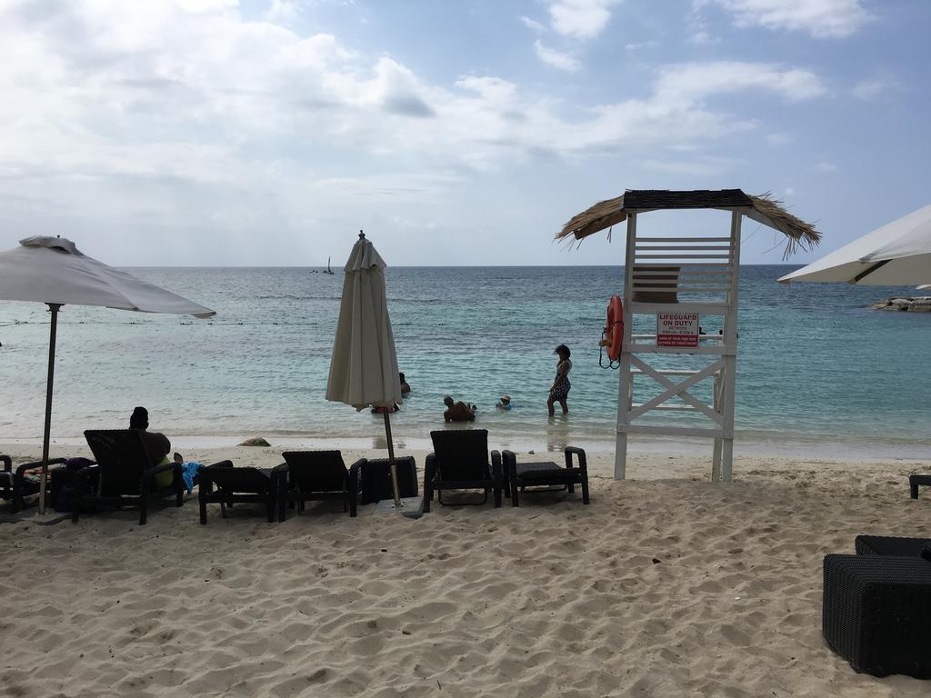 Апартаменты Beryls At Seawind On The Bay , Montego Bay , Jamaica Экстерьер фото